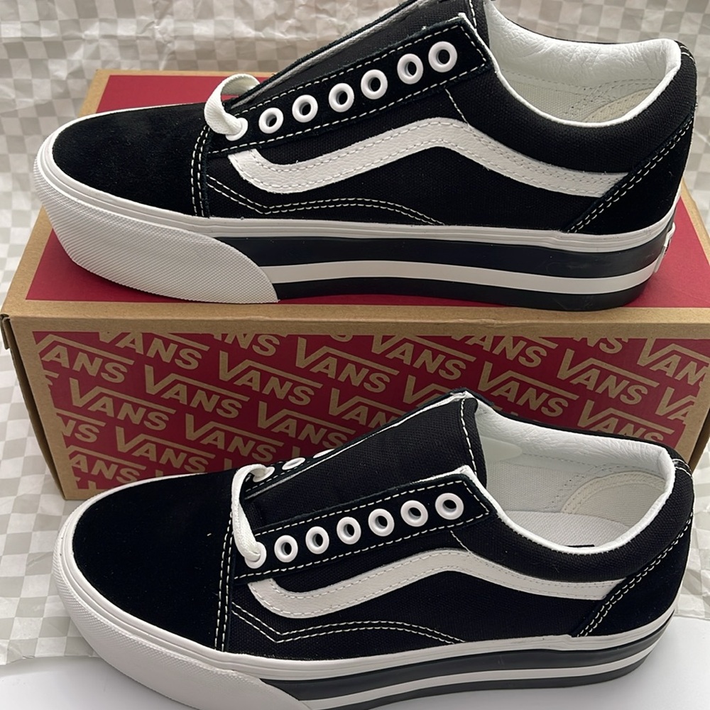 Vans Men’s Platform Sneakers Old Skool Stackform
Smarten Up Black/Wt
VN0009PZBZW - Picture 4 of 16